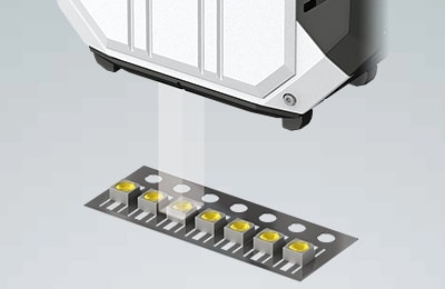 チップledの蛍光剤の注入高さ測定 電子部品 電子デバイス業界 業界別事例 インライン3次元検査 キーエンス